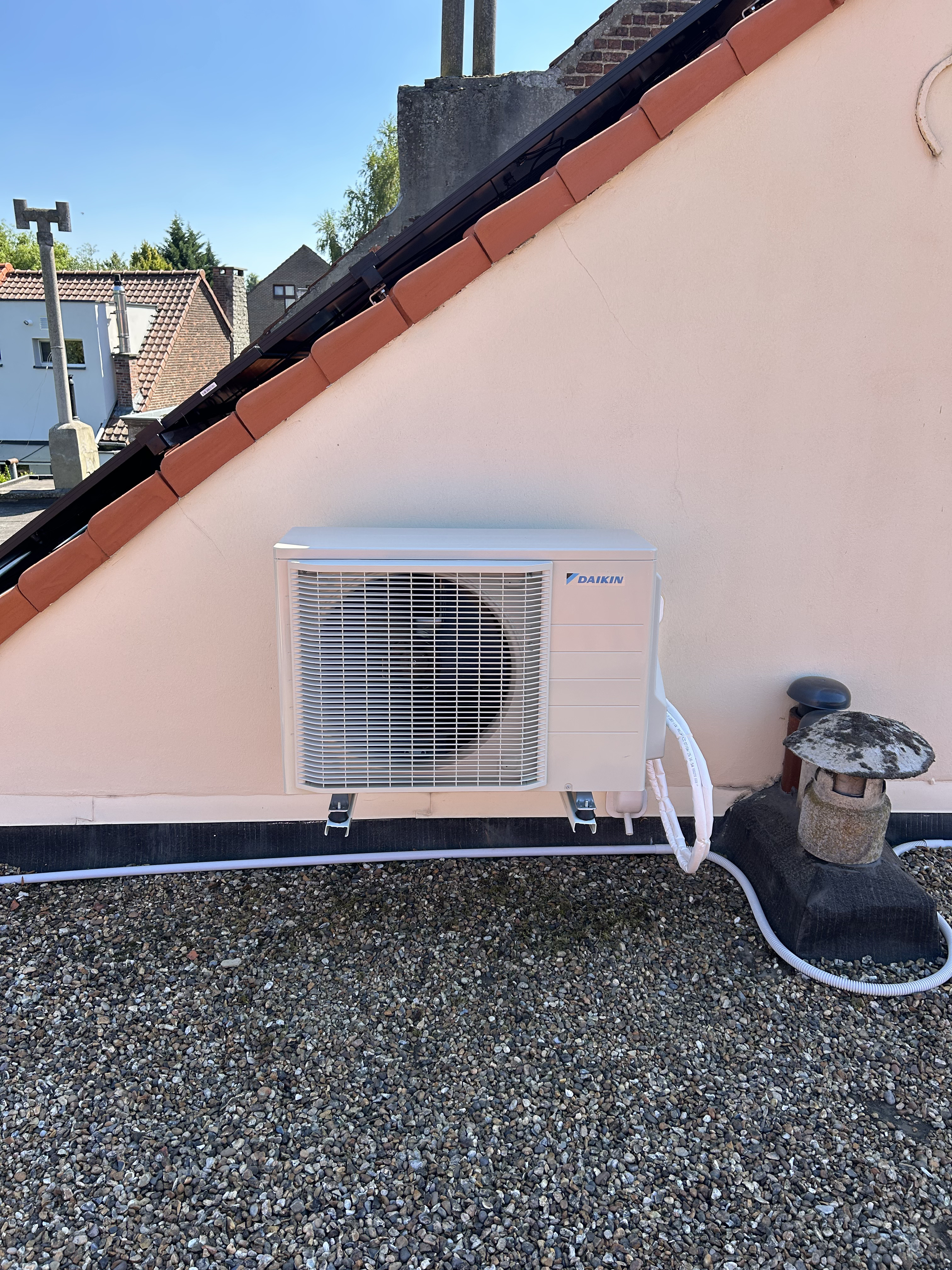 vintage-dinner-table-vintage-house 1.png